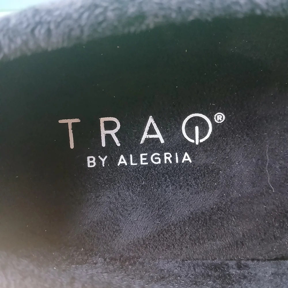 Traq‎ by Alegria Men's Dark Slip-On Loafers Sz 10.5-11